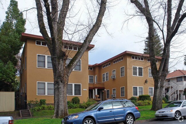 Building Photo - 2109 V St