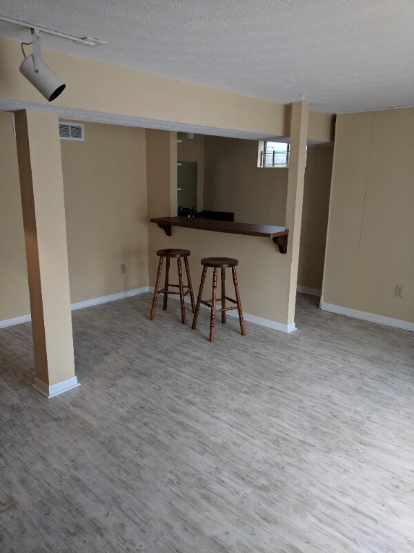 Building Photo - 3224 Pebblebrook Ln