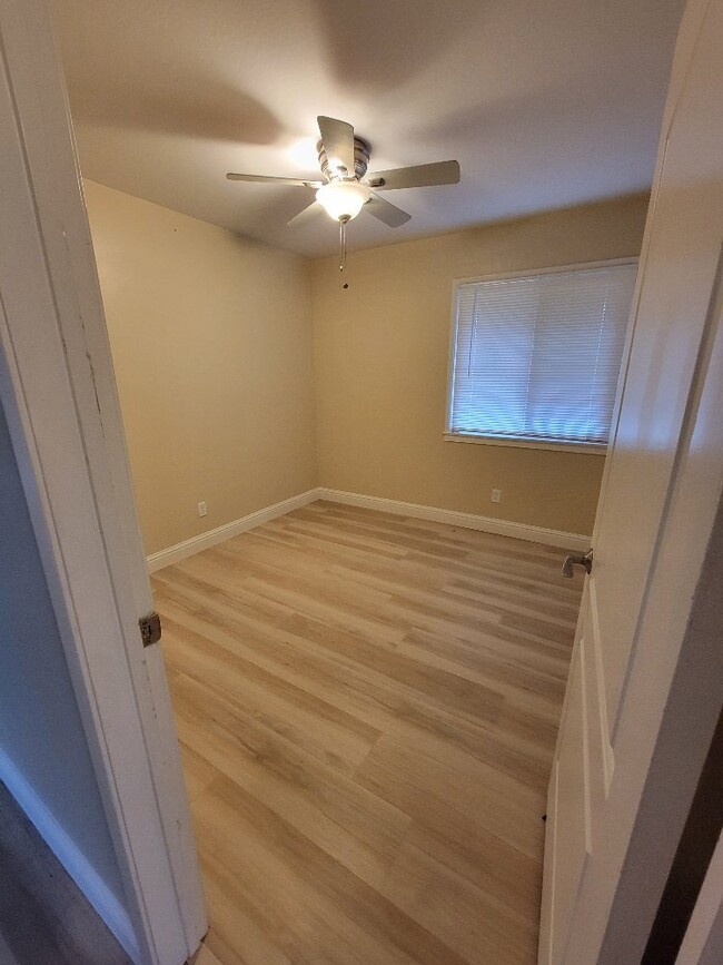 Building Photo - Beautiful 3 bd 2 bath house in Carmichael