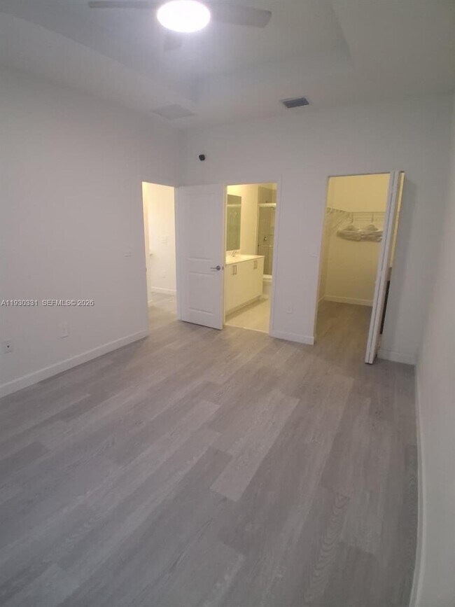 Building Photo - 26450 SW 148th Ct