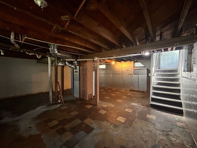 Building Photo - Three Bedroom Home in Muskegon
