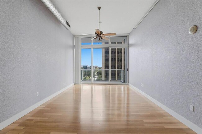 Building Photo - 150 E Robinson St