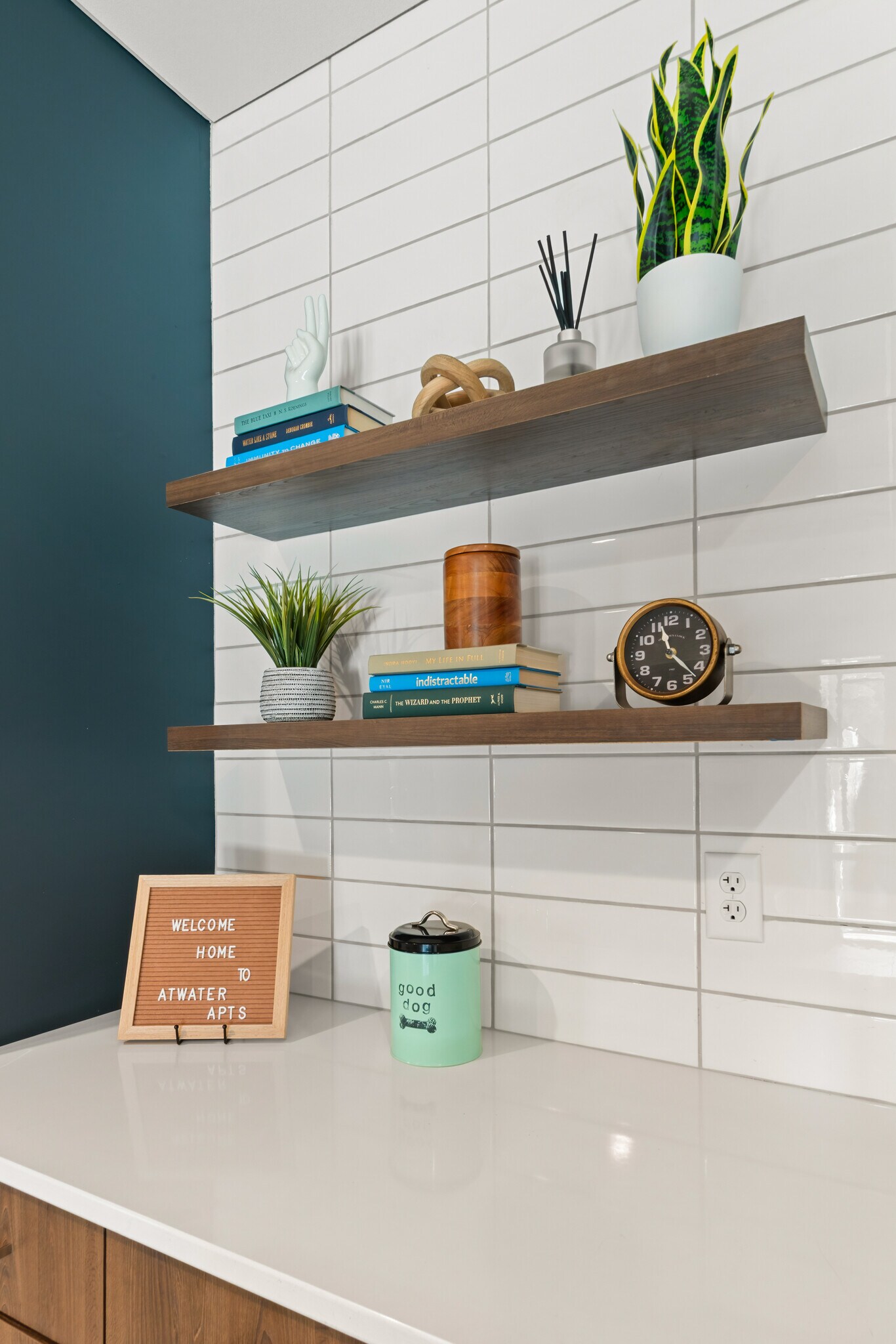 Building Photo - 2420 E Capitol Dr