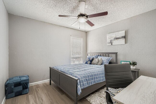 Building Photo - South Shore