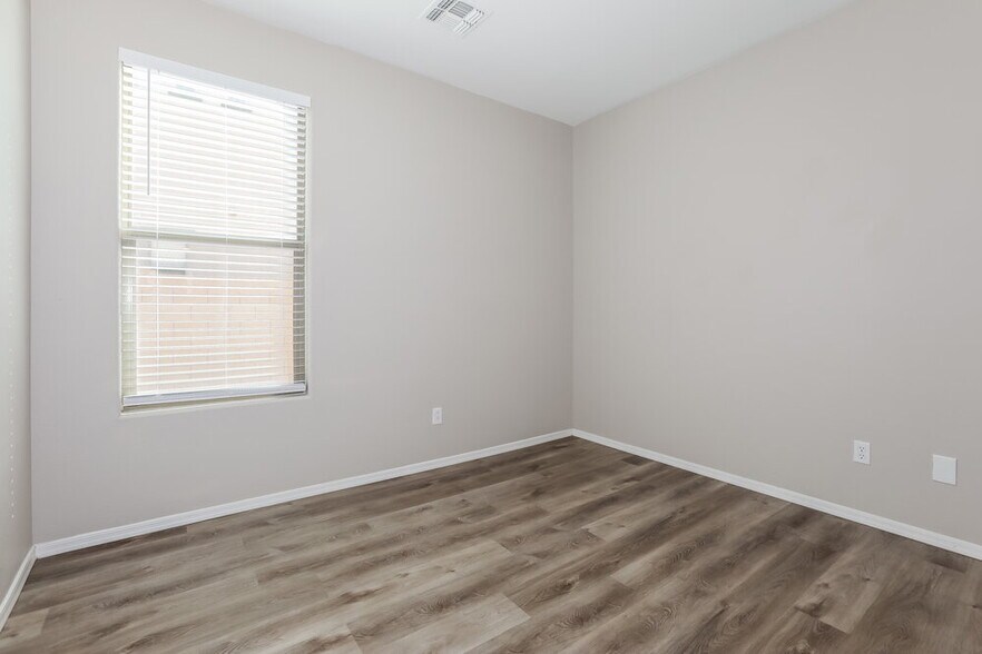 Building Photo - 6879 S Onyx Dr