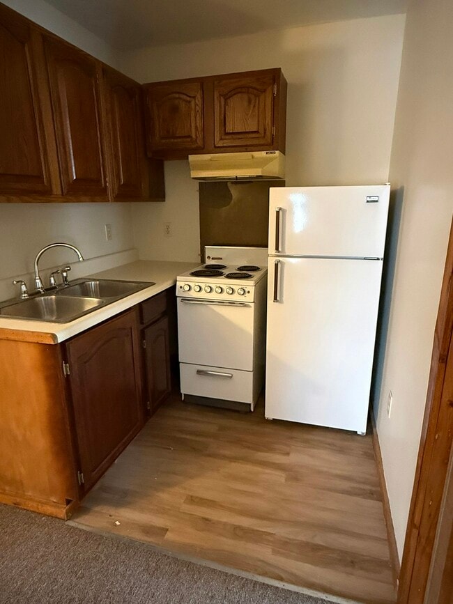 Building Photo - 210 S Eaton St