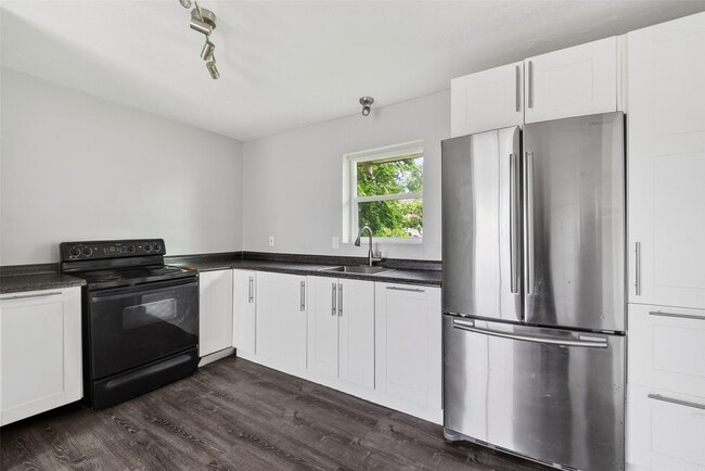 Building Photo - 6832 Avenue I
