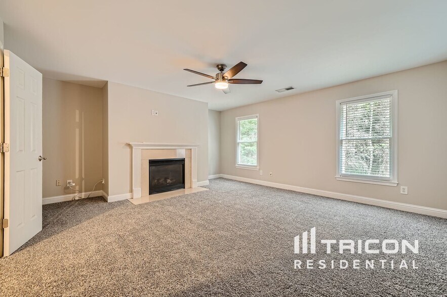 Building Photo - 3207 Collier Gate Ct