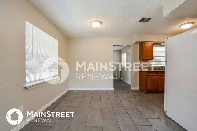 Building Photo - 540 Charles Ave