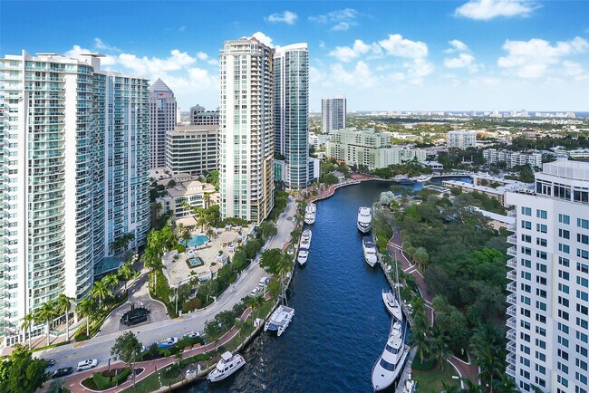 Building Photo - 511 SE 5 Ave