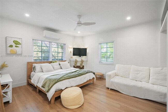 Building Photo - 750 Española Wy