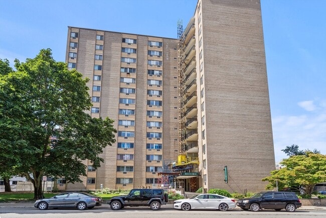 Building Photo - 1025 Hancock St