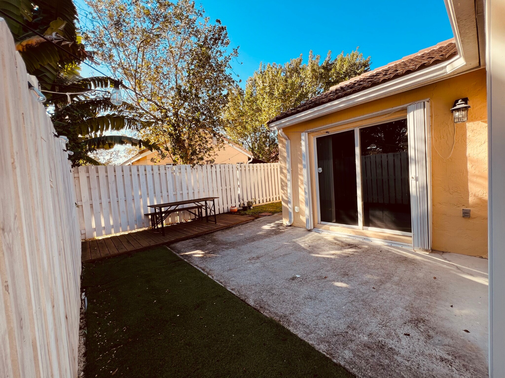 Building Photo - 1611 Palermo Dr