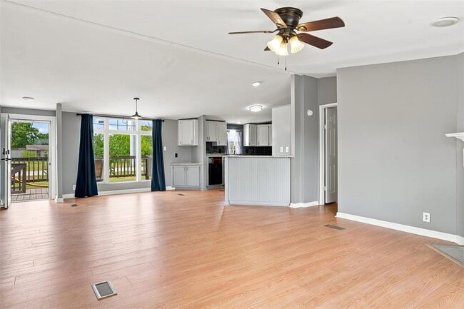 Building Photo - 1151 Heidenreich Ln