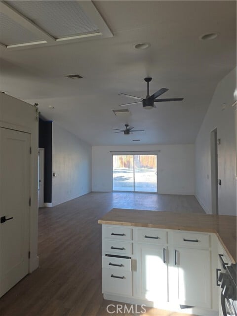 Building Photo - 57336 Crestview Dr