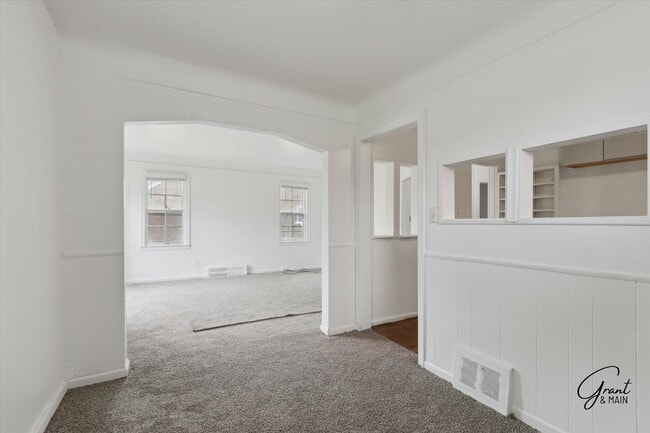 Building Photo - $1,200 - Bungalow