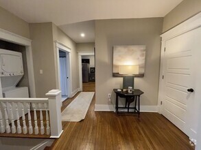 Building Photo - 226