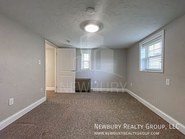 Building Photo - 102 W Steuben St