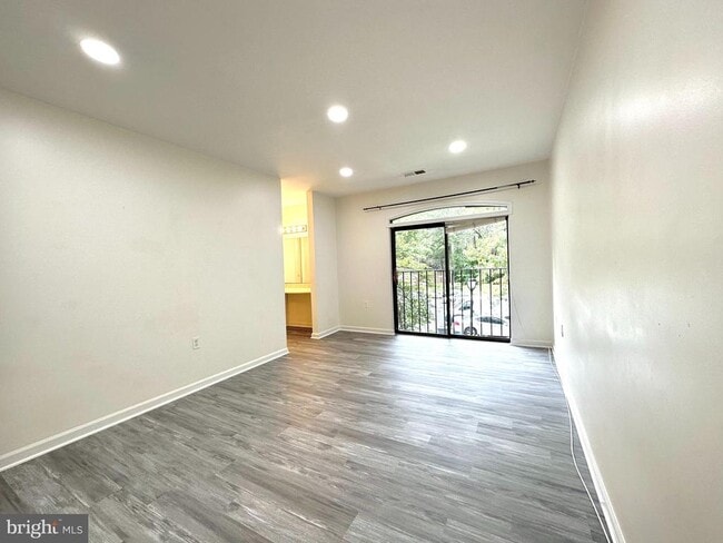 Building Photo - 8119 Inverness Ridge Rd
