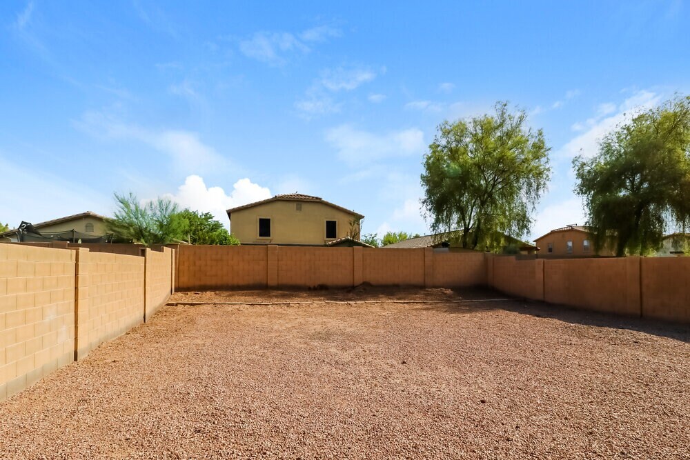Building Photo - 25390 W Lincoln Ave