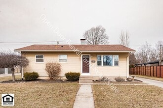 Building Photo - 605 N Camden Dr