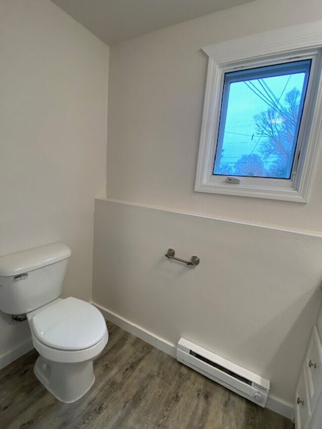 Building Photo - 632