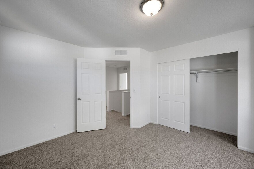 Building Photo - 16131 E 111th Dr