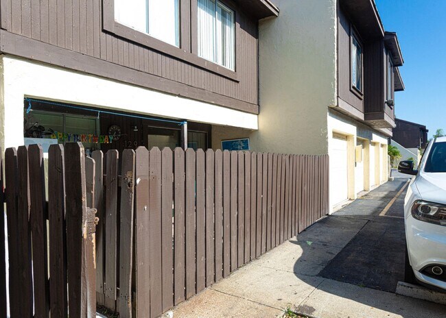 Building Photo - 5372 Bosque Ln