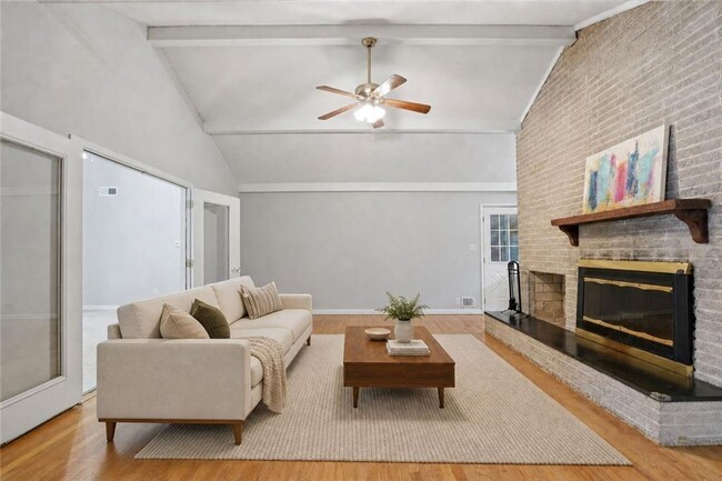 Building Photo - 2209 Cherring Ln