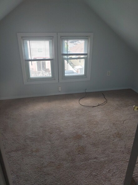 Bedroom 2 - 119 Valley Rd