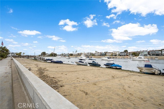 Building Photo - 211 Grand Canal