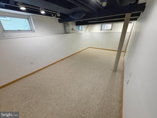 Building Photo - 133 N Line Rd