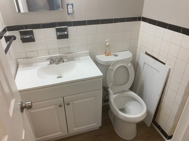 Building Photo - 218 Glendale Ave