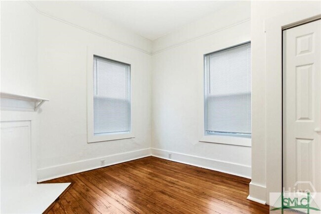 Building Photo - 1011 W Waters Dr