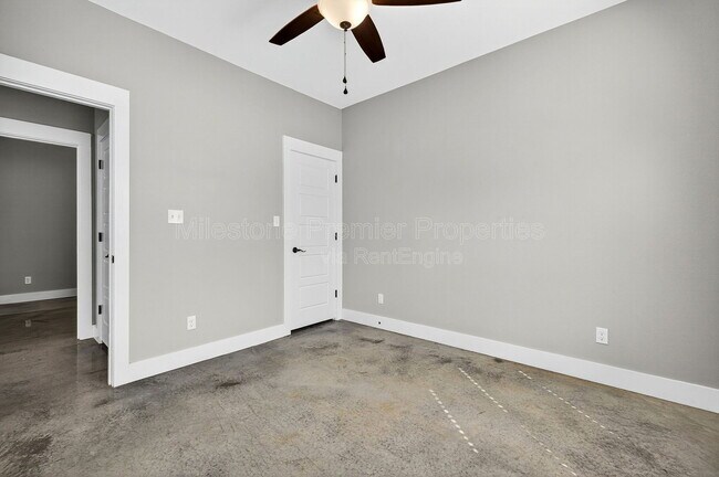 Building Photo - 1507 S 7th Ave