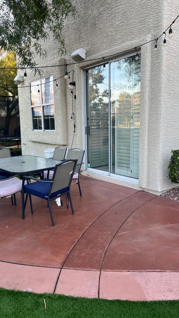 Building Photo - Stunning Fully Remodeled Luxury Home in Peccole Ranch