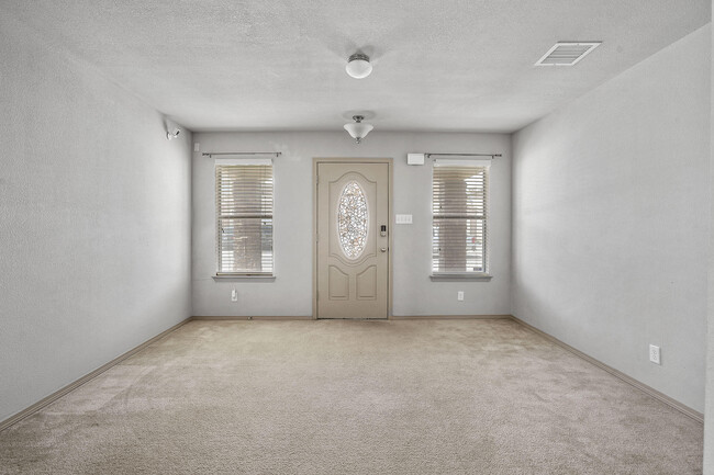 Building Photo - 12858 Hueco Hill Dr