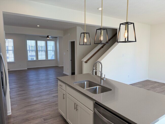 Building Photo - Harmony