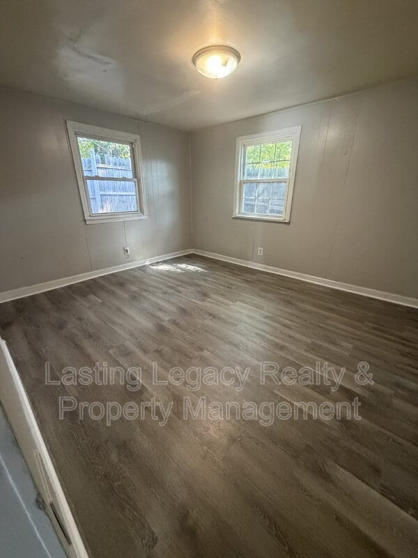 Building Photo - 1207 E 23rd St