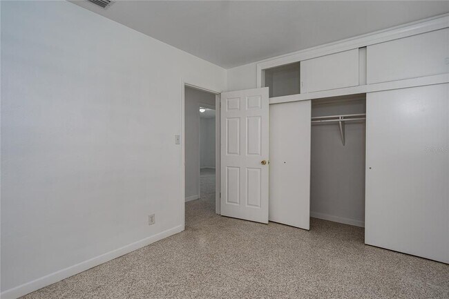 Building Photo - 1225 Casabella Dr