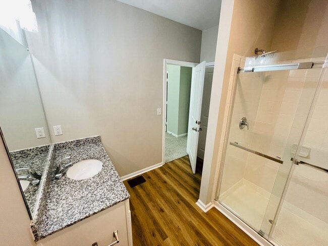 Building Photo - 4BD/4.5BA in ROWANDALE! SHORT TERM RENTAL ONLY.