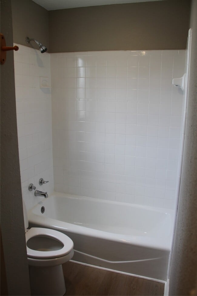 Building Photo - 5400 Sheldon St