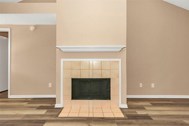 Building Photo - 8235 Alabaster Dr