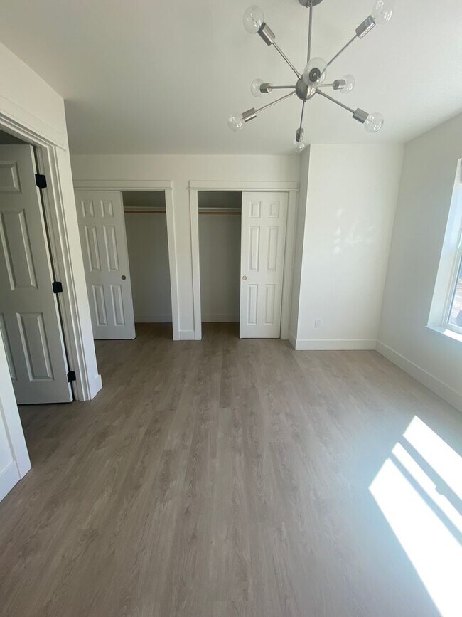Building Photo - Newer 3 Bedroom Duplex with Gorgeous River Views!