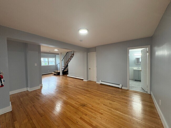 Building Photo - 119 7th Ave