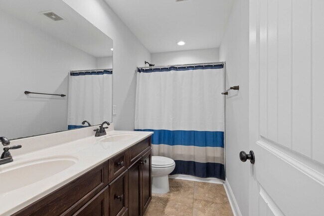 Building Photo - Welcome to Marsh Haven!