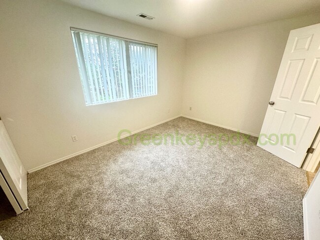 Building Photo - Amazing 2-Bedroom Townhouse with 2.5 Bathrooms, Attached Garage, Private Fenced Patio