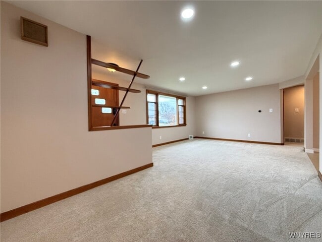 Building Photo - 6 Towerwood Rd