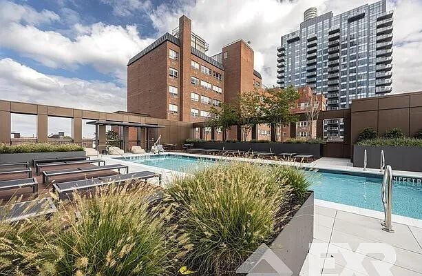 Building Photo - 2230 Cropsey Ave