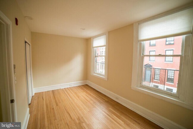Building Photo - 257 S 21st St